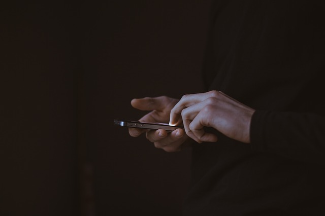 mobilní telefon